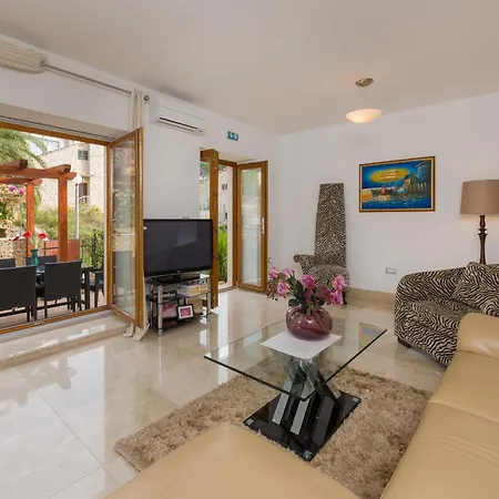 - Ana Apartamento