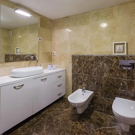 - Ana Apartamento