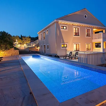 - Ana Apartament *